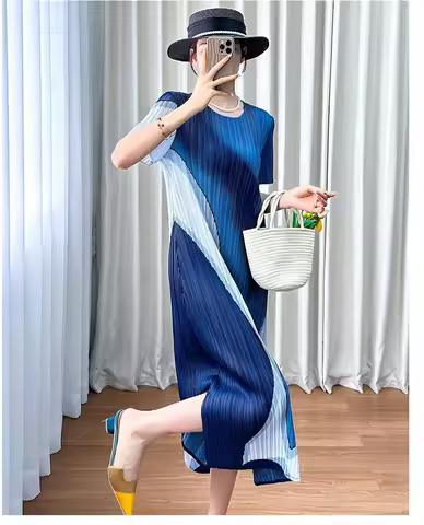 Womens Dresses Evening Dresses Summer Round Neck Color Matching Temperament Comfortable Dress Loose Design pleated loose dress