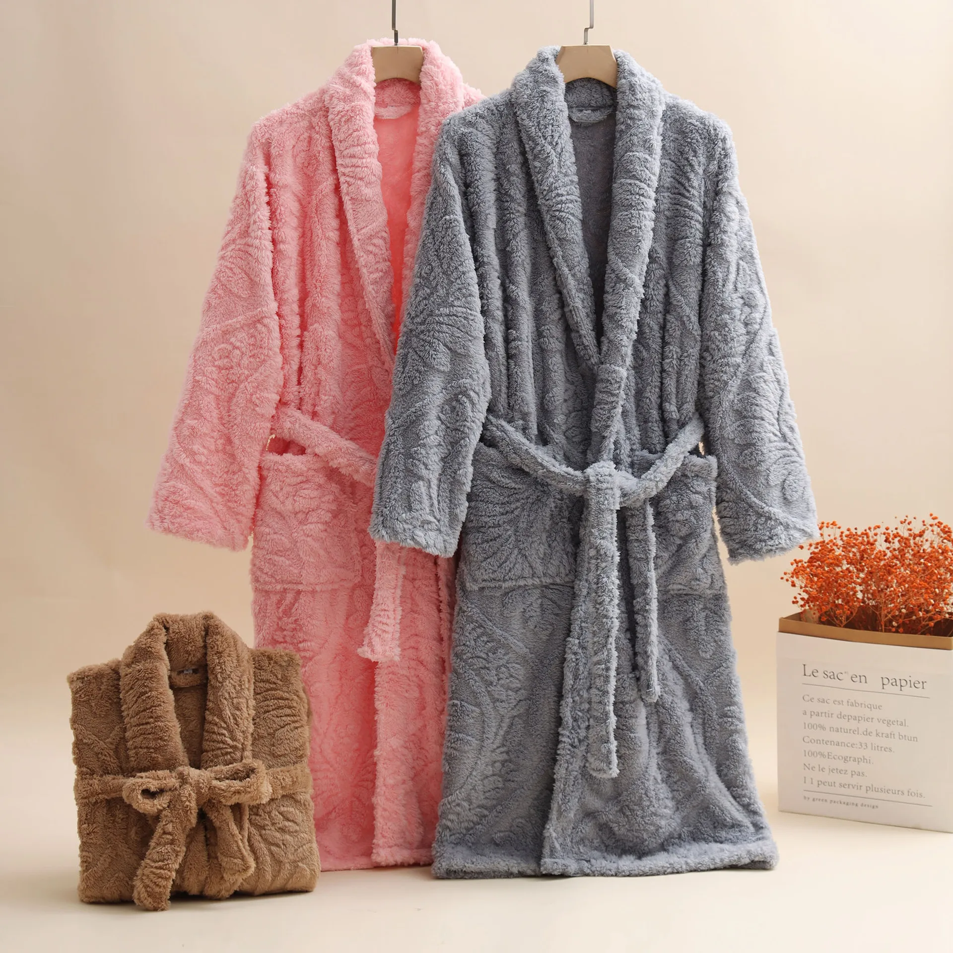 

Luxurious Men s Plush Shawl Collar Bathrobe with Cozy Long Sleeves and Belt - Stay Warm and Stylish in this Soft Spa Robe
