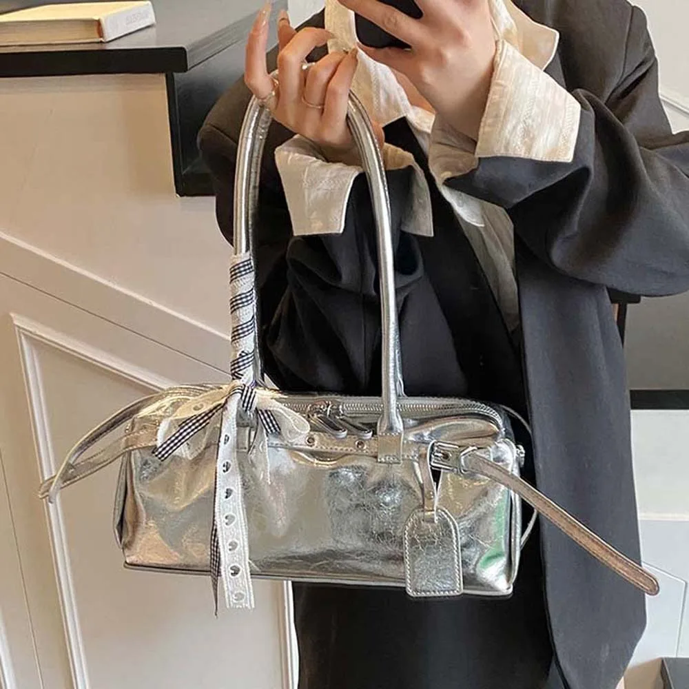 

Solid Color French Stick Handbag Bow Ribbon Y2K Silver PU Shoulder Bag Korean Style Texture Cylinder Underarm Bags School