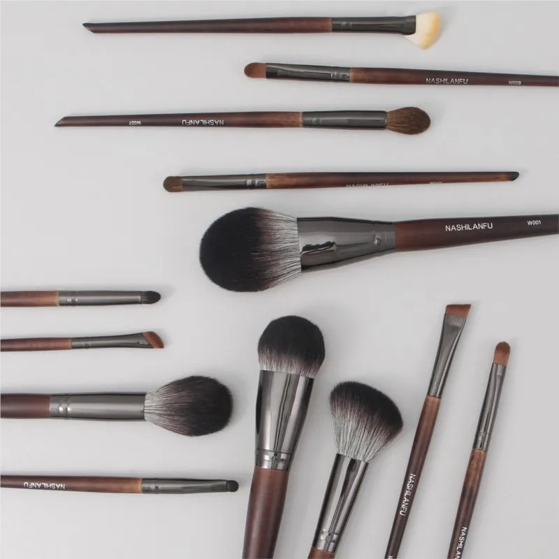 13-piece makeup brush set - including foundation brushes, a full set of soft animal hair tools, and powder brushes