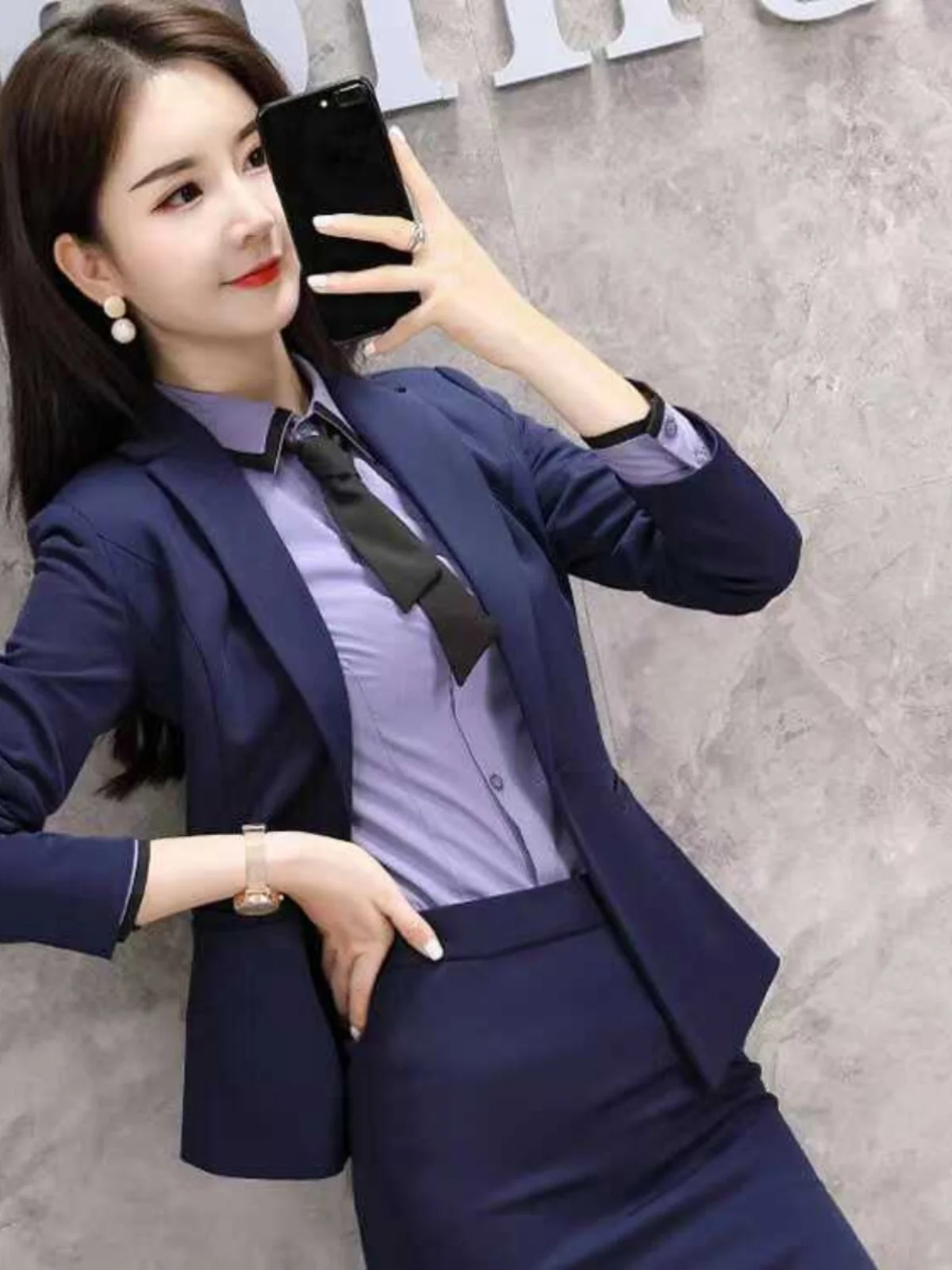 سترة بدلة زرقاء رفيعة للتخسيس ملابس عمل نسائية للخريف نمط جديد للعمل الاحترافي نصف تنورة طقم مكون من قطعتين كوري فضفاض