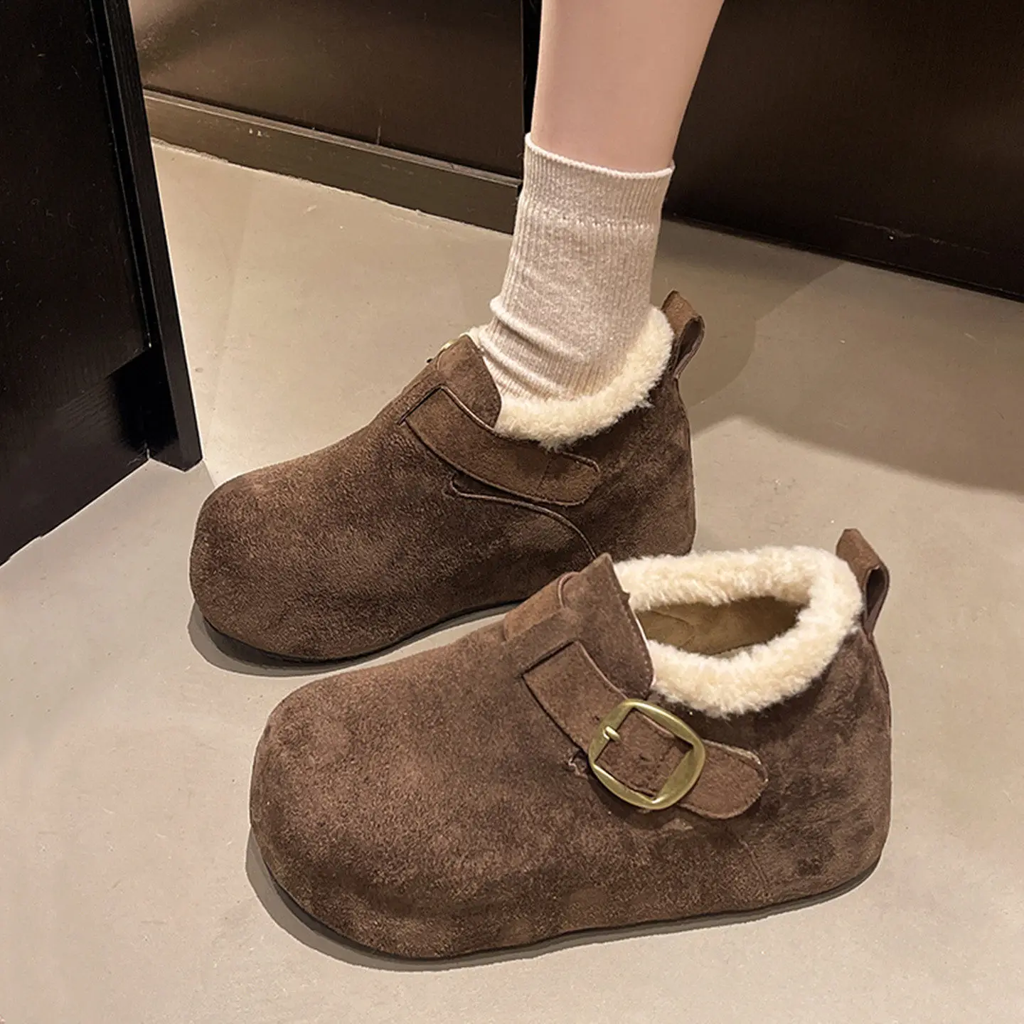 Зимняя обувь с круглым носком, увеличивающая рост, женские сабо Modis, женская обувь на платформе, повседневные кроссовки без шнуровки, новинка 2026, платье Creepers