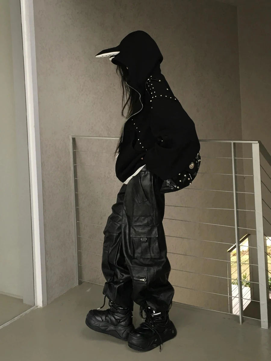 ReddaChic Modna damska bluza z kapturem na zamek z rogami, kieszeniami, zdobiona ćwiekami w stylu hiphop, oversize, casualowa, nowa kolekcja jesień, streetwear