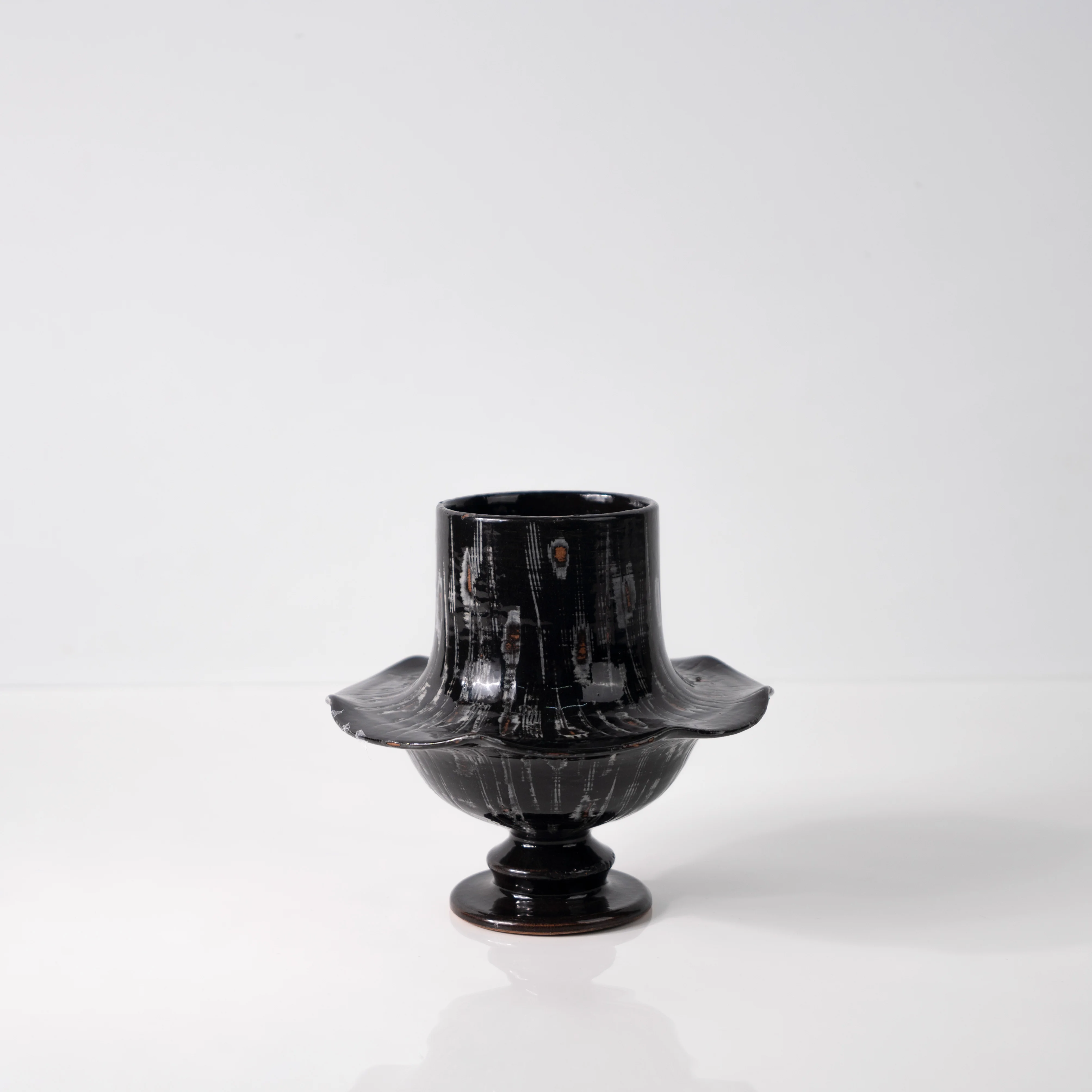 New Arrival Black Brown Resin Flower Vase Home Decor Living Room Decoration Table Vase