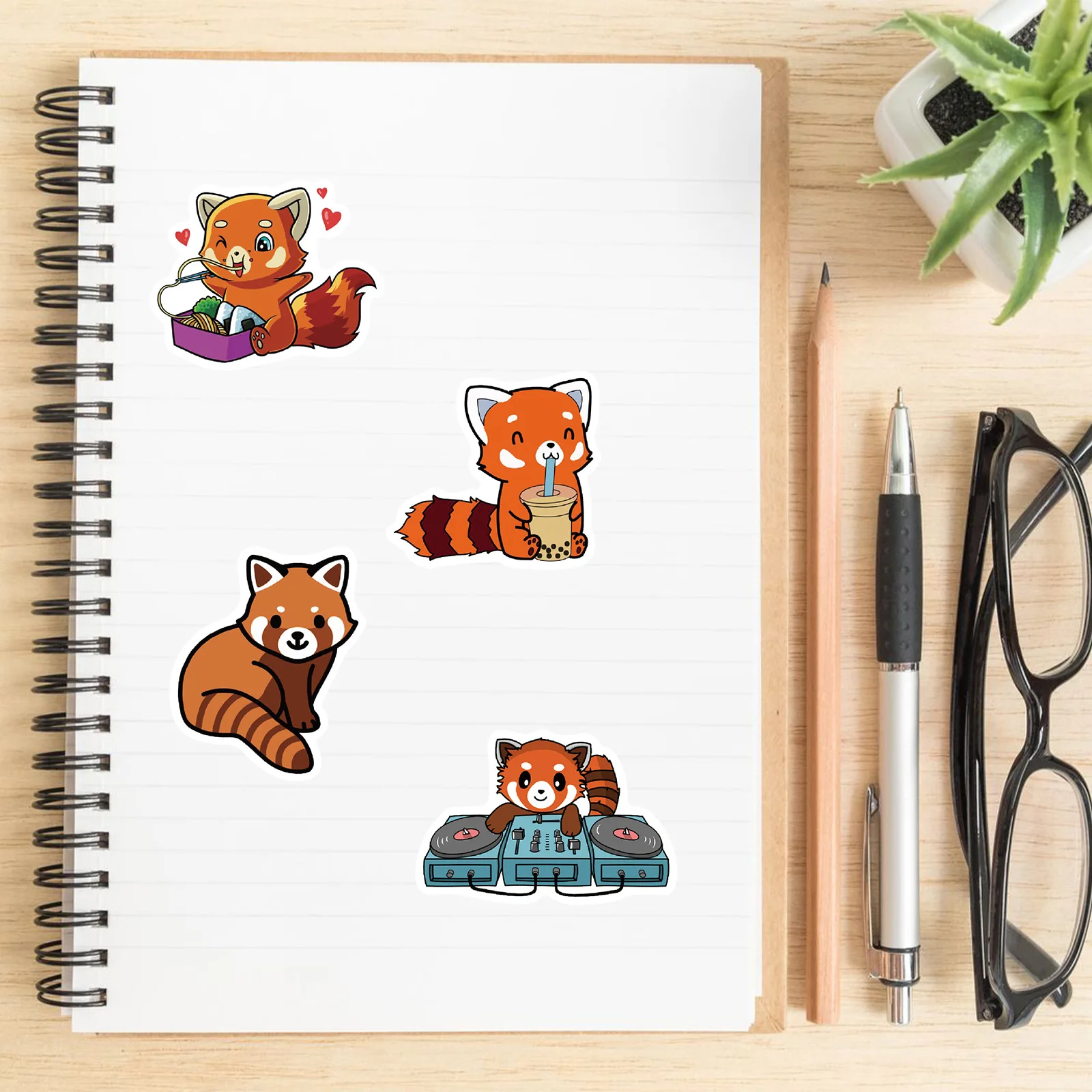 10/50PCS Cartoon Leuke Rode Panda Sticker Graffiti IPad Bagage Auto Water Cup Gitaar Laptop Telefoon DIY Notebook Helm Decoratie