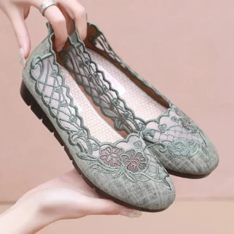 2025New Comfort Casual Women's Shoes Fashion Soft Sole Breathable Hollow Out Flat Shoes for Women Zapatos De Mujer