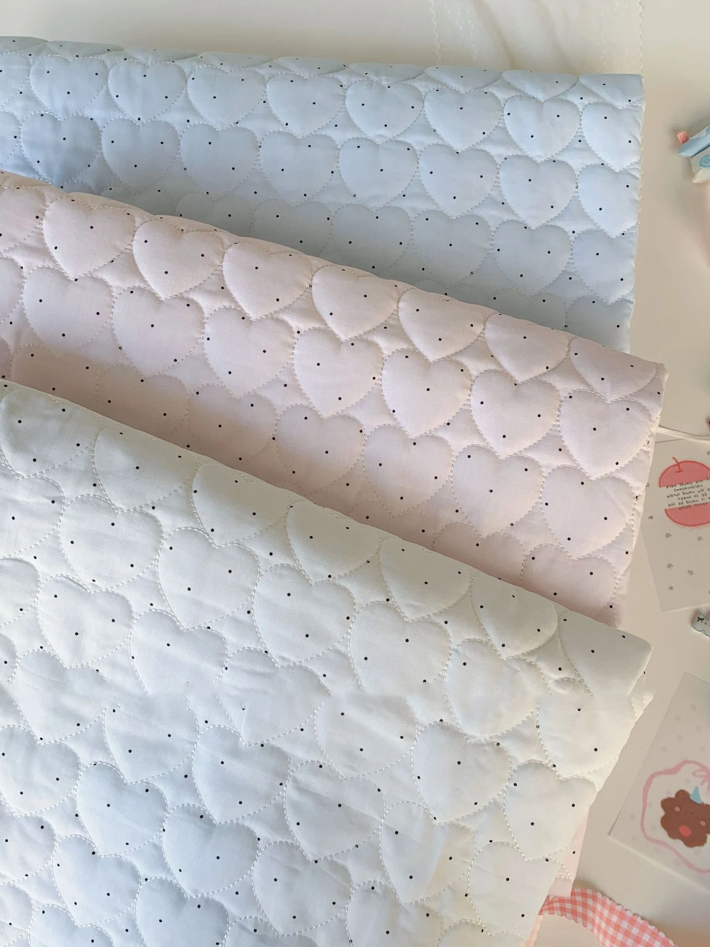 

Чисто хлопковая ткань в клетку «Гингем» с сердечками, стеганая, ручной работы, для рукоделия, пошива одежды, детской одежды, косметичек, домашнего декора, губчатых подушечек