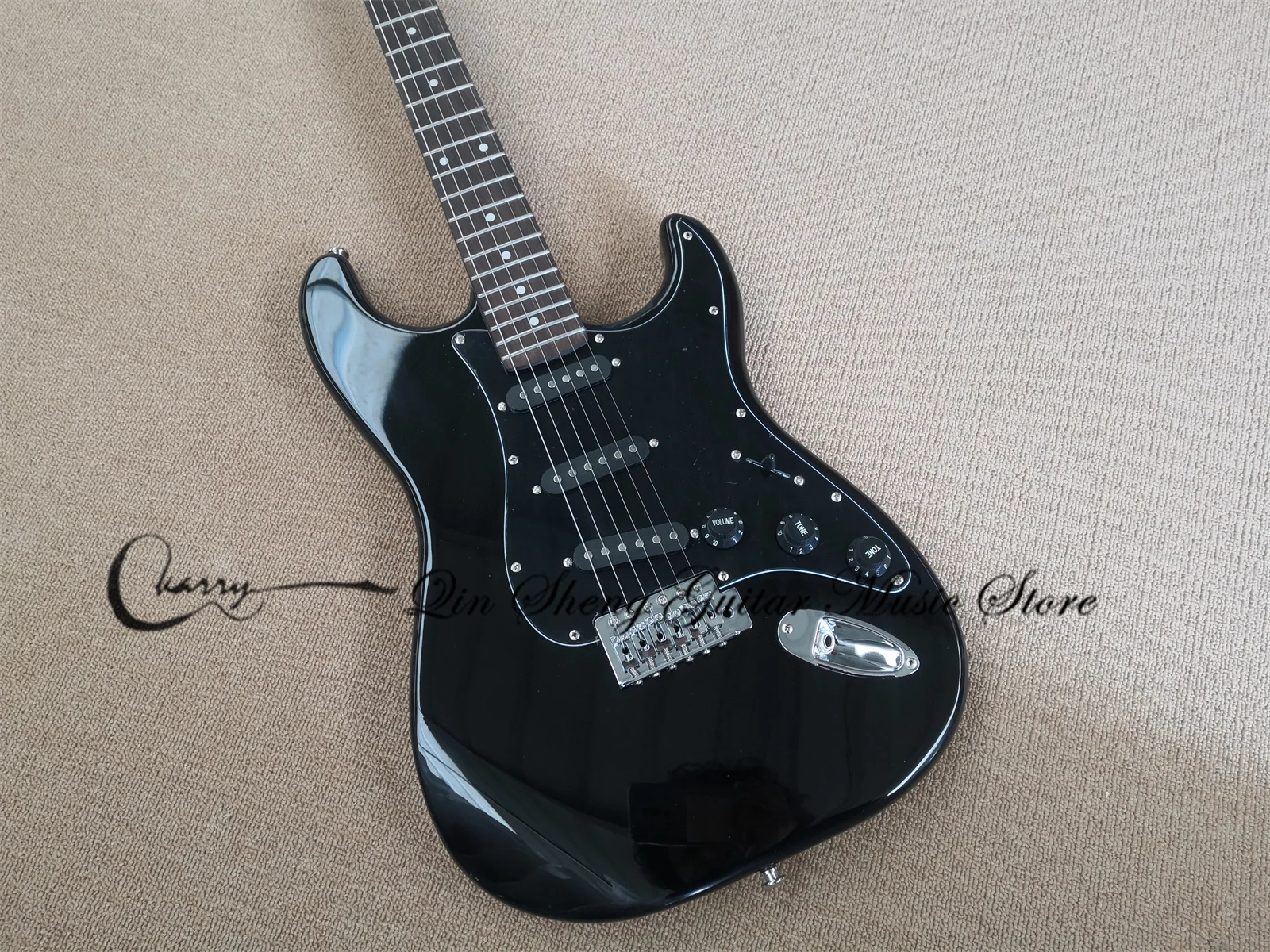 custom 6 strings electric guitar, stra guitar,black guitar chrome hardware SSS pickups,maple neck