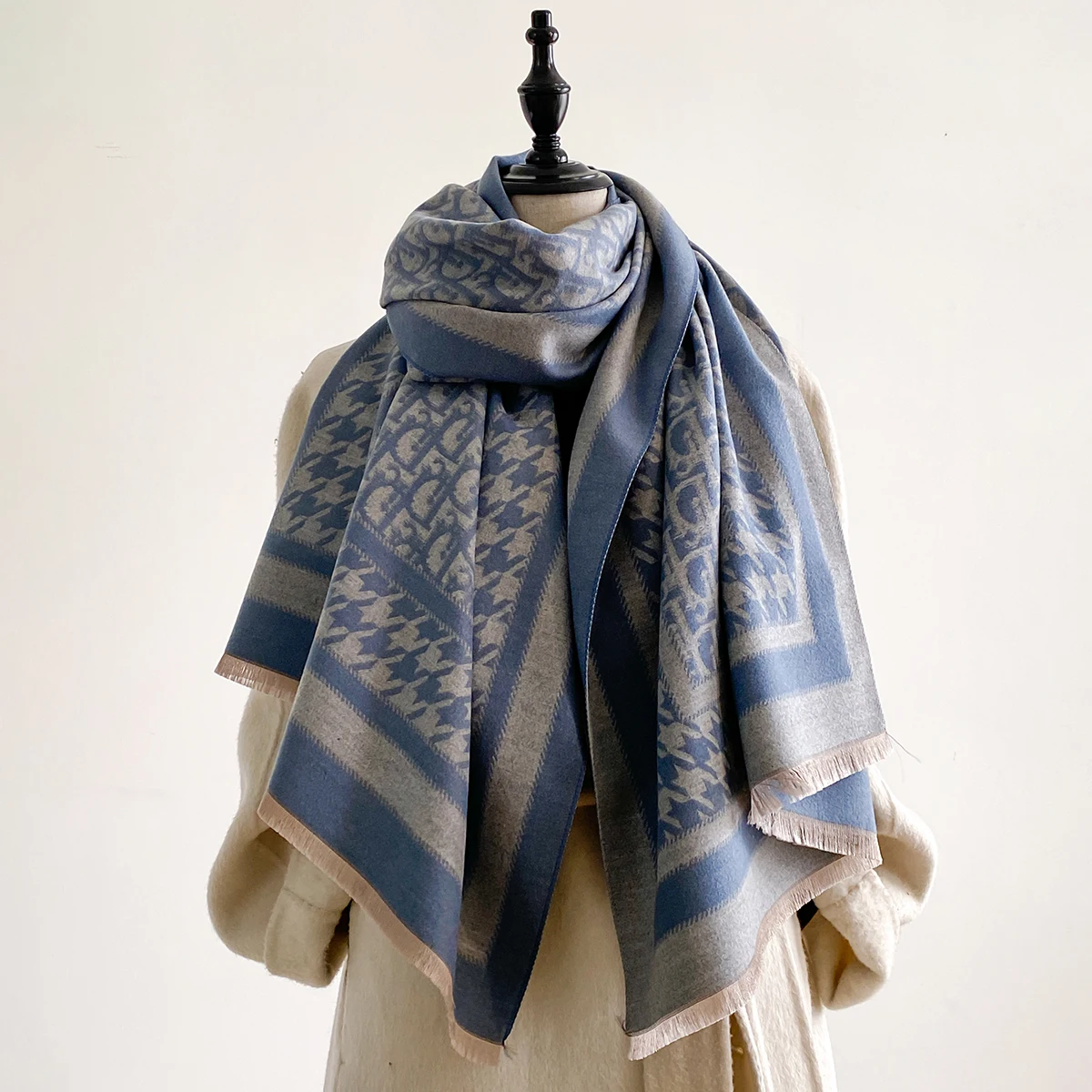 

Элегантный дизайн, зимние теплые кашемировые жаккардовые шарфы, высокое качество, женская утолщенная шаль с запахом, женский шарф из пашмины с буквенным принтом