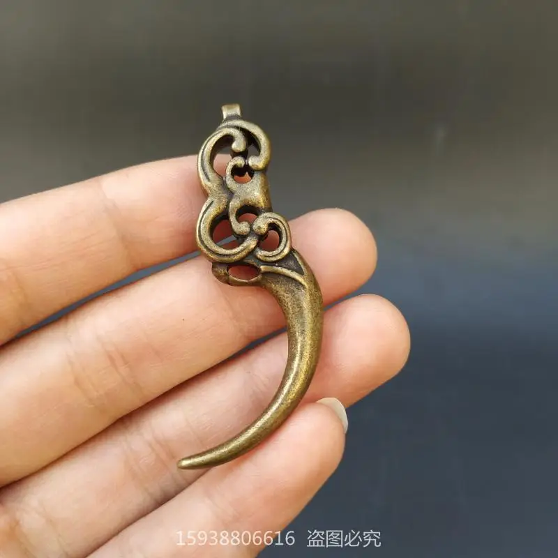 

Miscellaneous pure copper ruyi tooth pendant, key pendant, antique brass pendant ornament