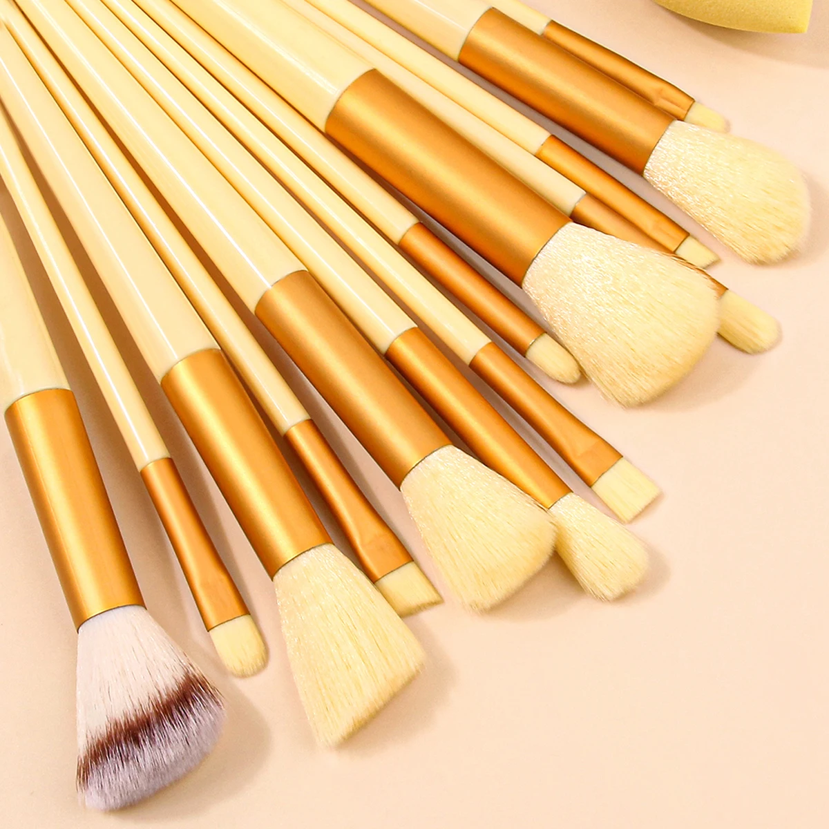 15 pz giallo chiaro trucco rinfresca mano bellezza trucco Set pennello fondotinta spugna impostazione uovo soffio di polvere ombretto pennello fard