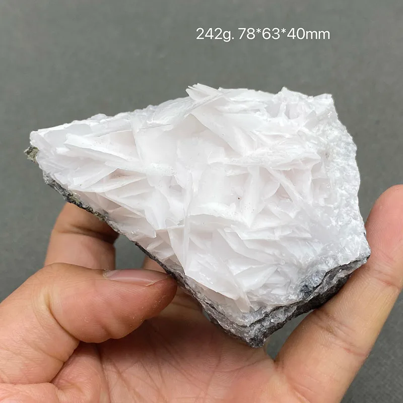 100%Natural white flake  fluorescence calcite（Fluorescent effect pink） rough specimen crystal quartz gemstone