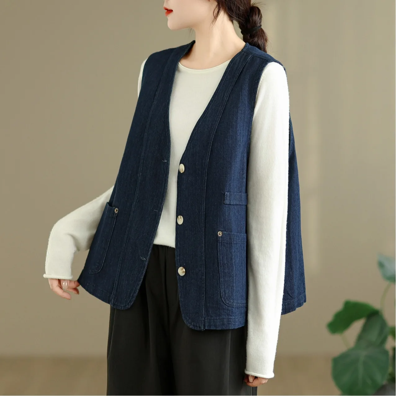 Slimming V-Neck Denim Vest Loose Casual Early Autumn Women's Fashion Sensation Shoulder Design Simple Style Outerwear