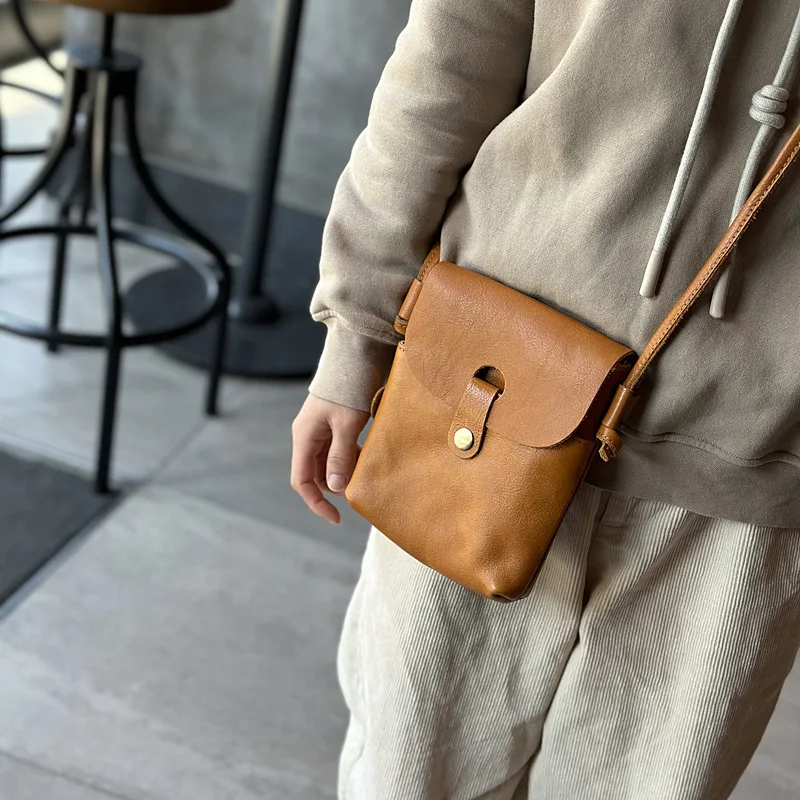 New Handmade Bag Plant Tanned Cowhide Mobile Phone Bag Mini Genuine Leather Women's Bag Personalized One Shoulder Crossbody Bag