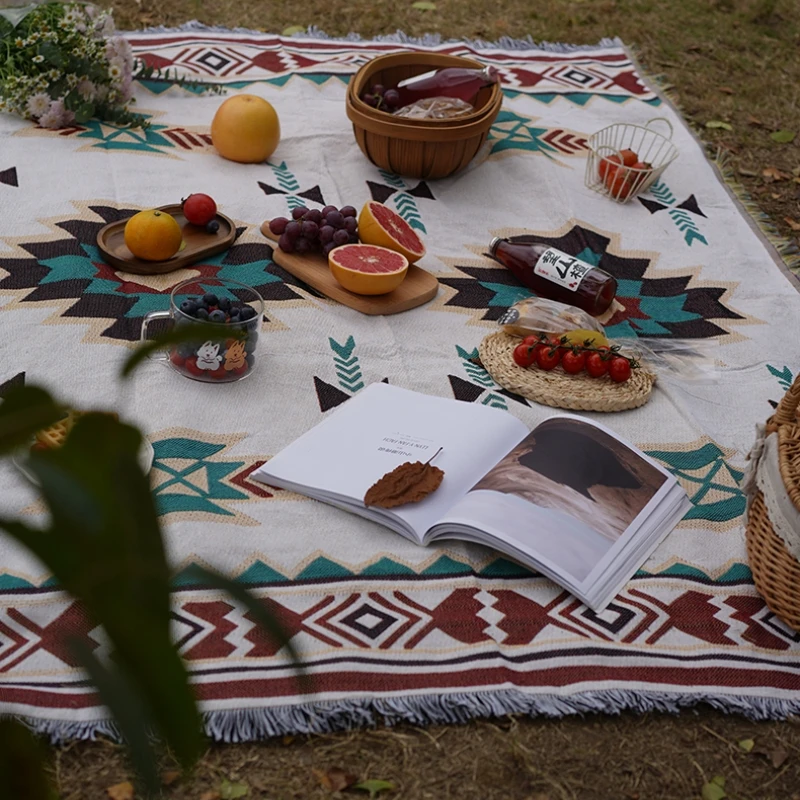 180x180cm Striped Linen Picnic Mat with Tassels - Perfect for Outdoor Beach Trips, Sofa Mats, Travel Rugs Camping Supplies