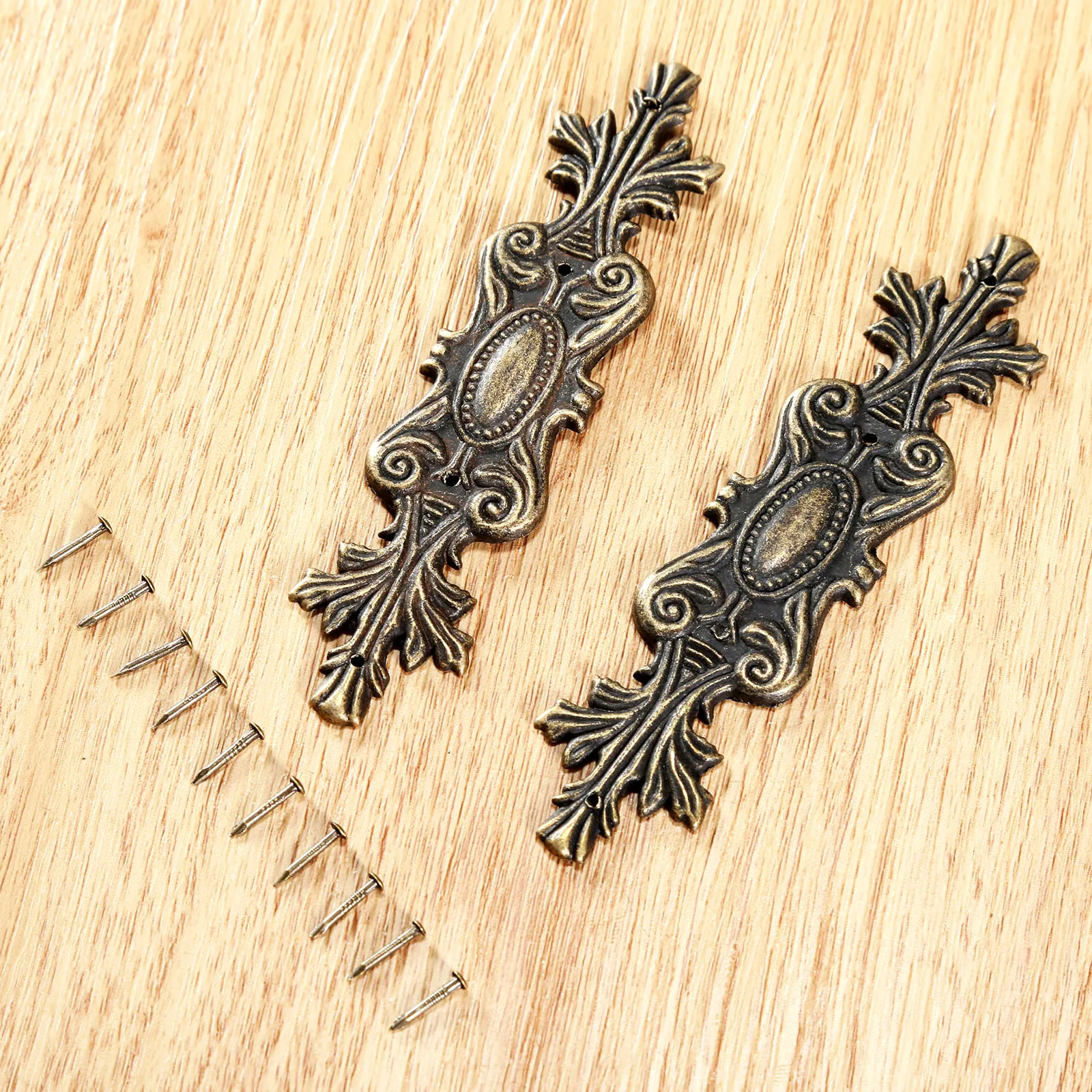 2Pcs Antique Decorative Corner Bracket for Furniture Wooden Box Feet Furniture Corner Protector Decorative Furniture Fittings