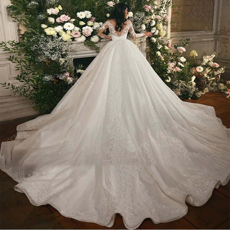 فستان زفاف رشيق مطرز بالدانتيل على الشبكة مع ثوب حفلة الأميرة برقبة عالية وأكمام طويلة مخصص لحفلات الزفاف فيستدو دي نوفيا