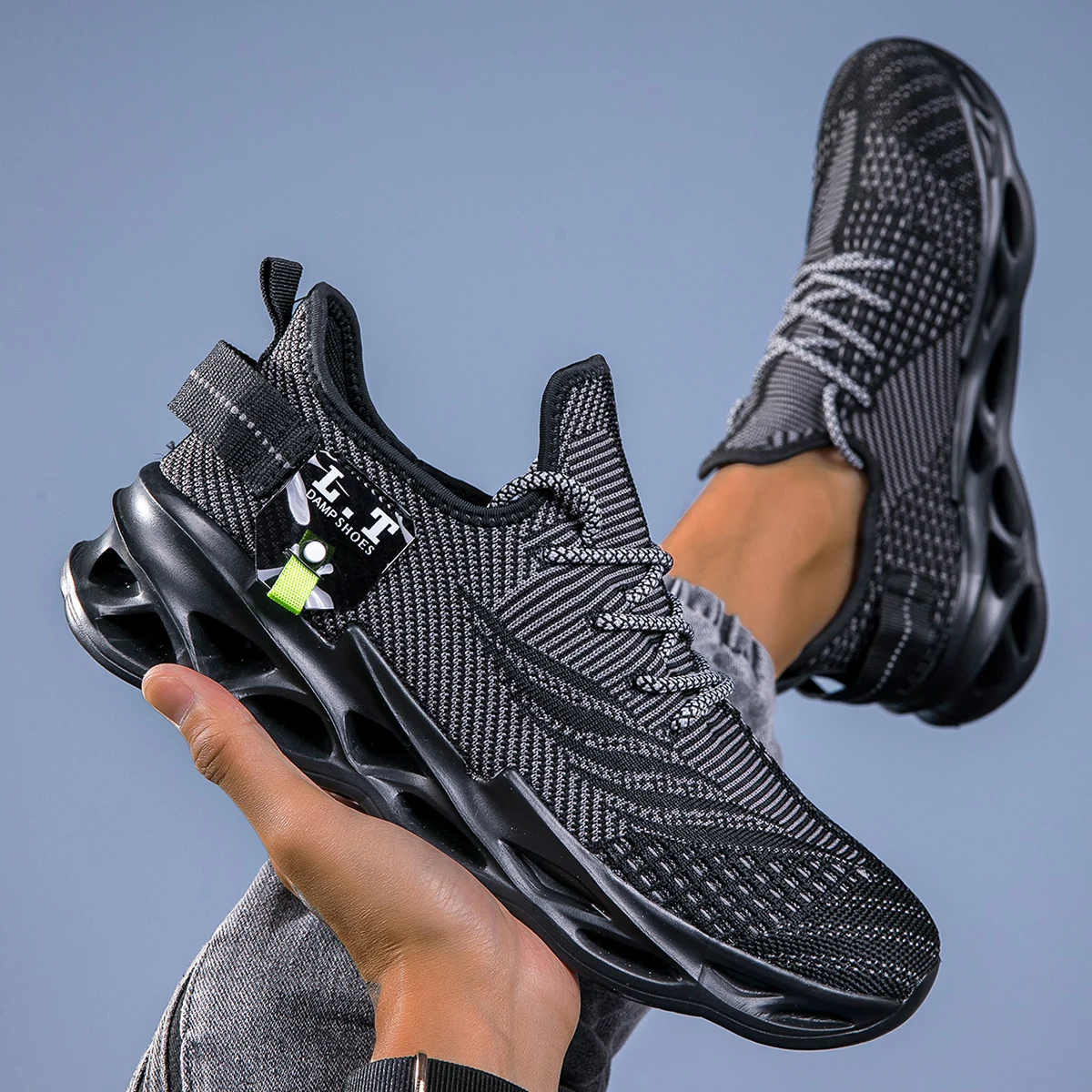 

Luxury Men's Sneakers Summer Lightweight Men'shoe Mesh Breathable Shoes for Men Outdoor Platform Running Shoes