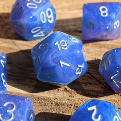 Juego de dados de cielo estrellado de galaxia azul y blanca para DND, mazmorras y dragones, juegos de mesa D & D RPG, juego de rol de mesa, 7 piezas