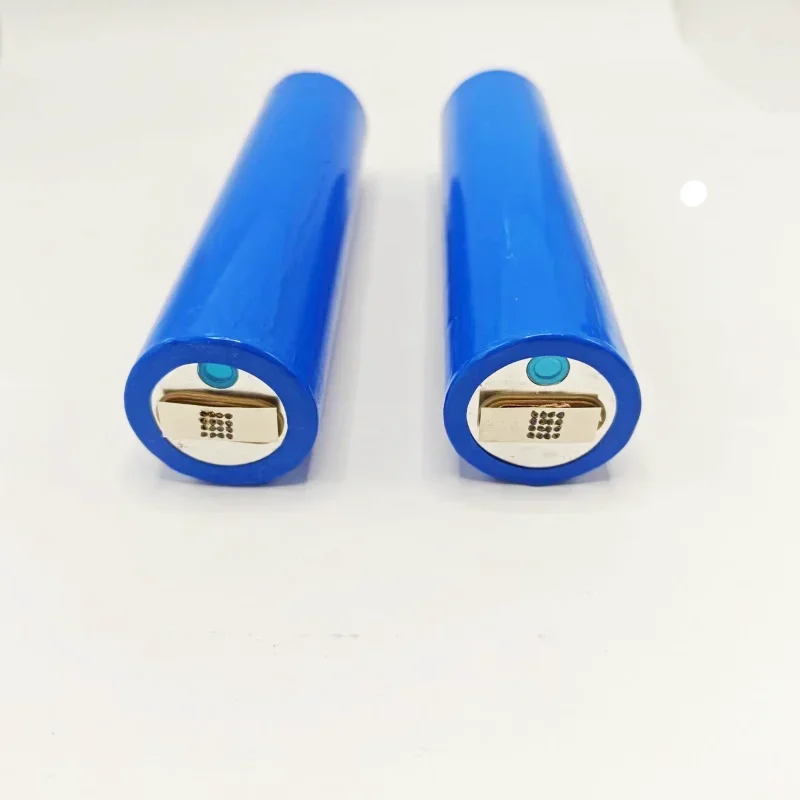 33140 Lifepo4 Battery 3.2V 15Ah with BMS Nickel Containing Suitable for DIY Electric Bicycle Electric Scooter Battery Pack