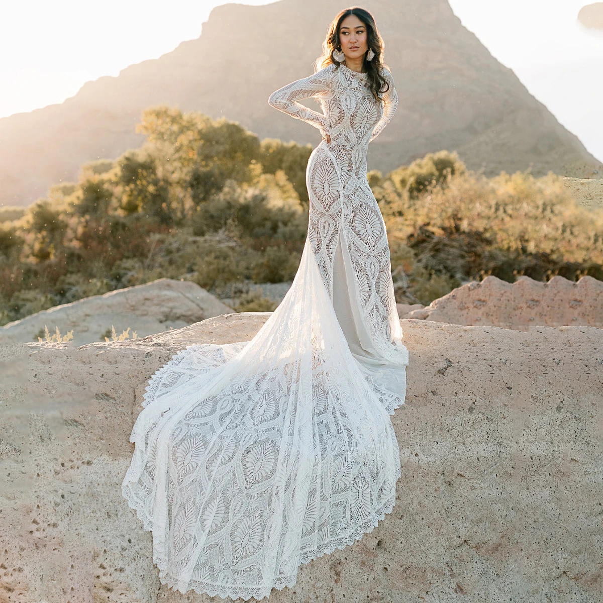 Chapel Train Long Sleeves Mermaid Weding Bride Gowns Hollow Cut Back Fitted Customized Bohemian Outdoor Photoshoot Dresses
