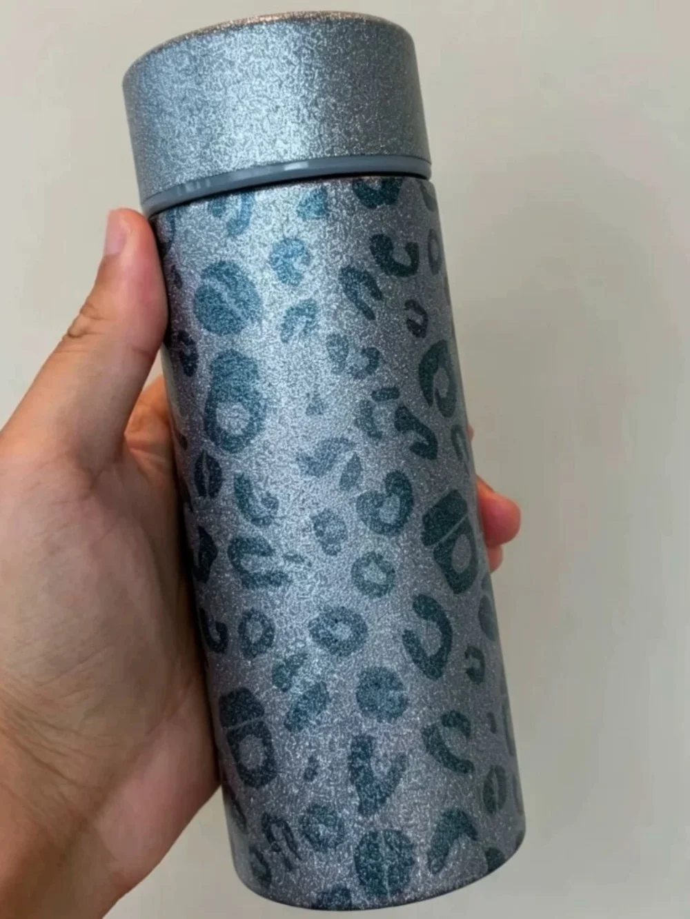 Bk Kaffeebecher mit Leopardenmuster, isoliert, große Kapazität, Titanbecher mit Strohhalm, extra Deckel, Geschenkbox für den täglichen Gebrauch auf Reisen