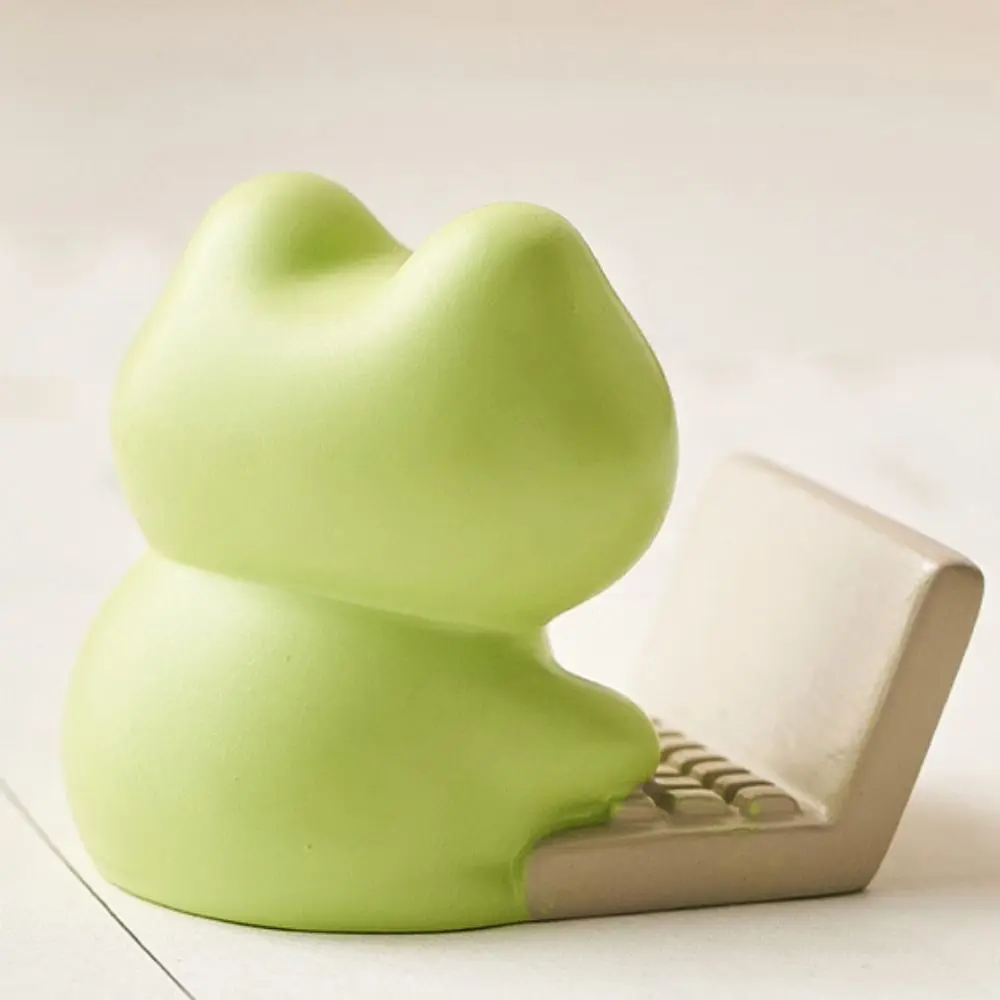Handmad Frog Resin Figurine Statue Crafts Anime Frog Desktop Decoration DIY Decorative Collectible Mini Frog Model Toy