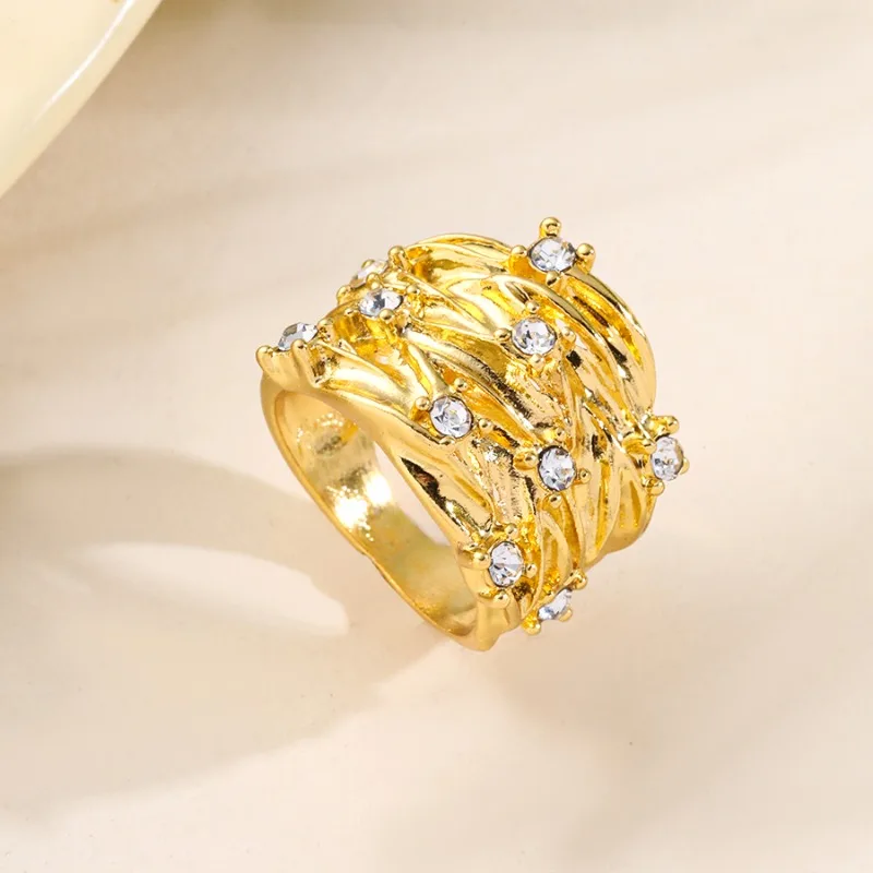 

Huajie Cross Gold Color Flowing Metal Wide Rings for Exquisite Women Inlaid Brilliant Zircon Ring Party New Jewelry Trend