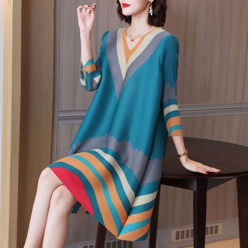 

Light Luxury Pleated Highade Dr Autumn New Sle Women's Commute Sle Loose Waist Polyester Fiber A-Line Skirt V-Ne Sev...