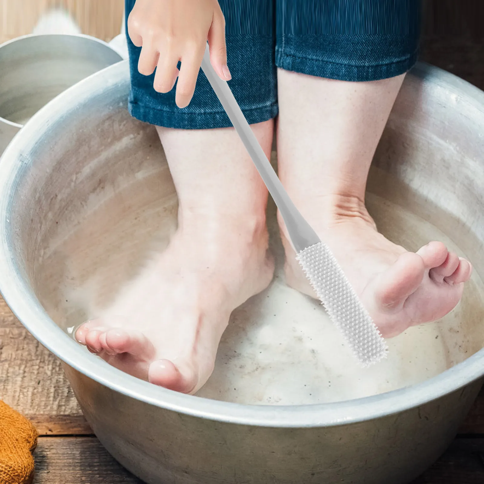 

2Pcs Long Handle Toe Gap Cleaning Brush Comfortable Grip Foot Cleaner Exfoliating Tool for Daily Care Toe Gap Cleaning Brush