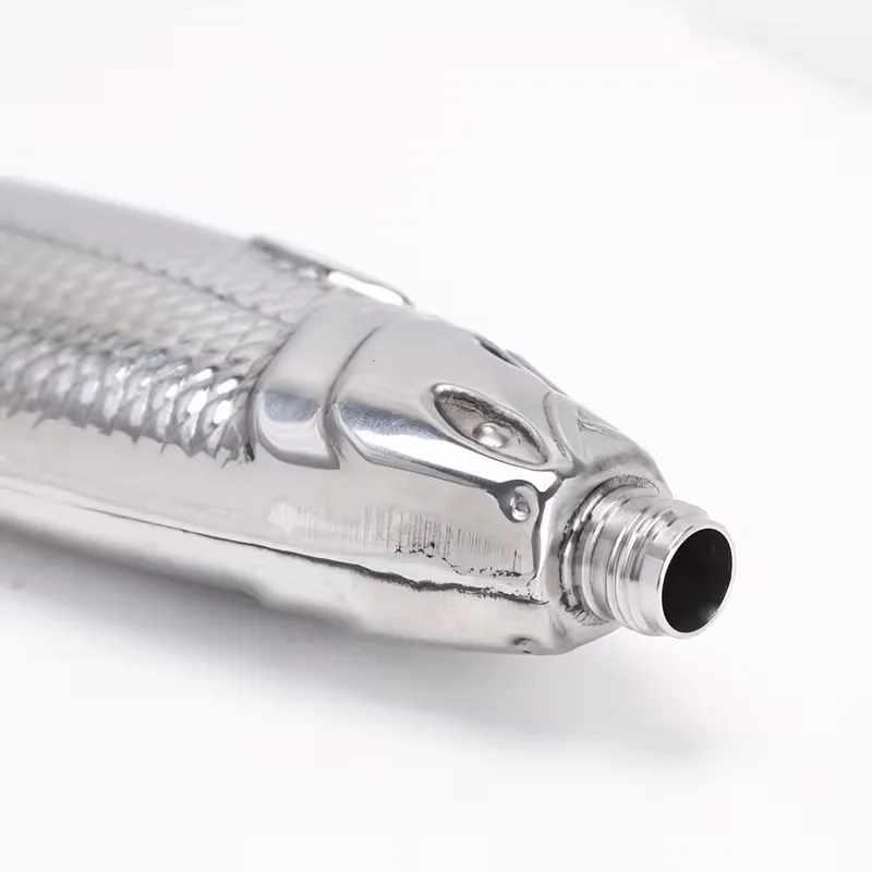 Mini botella de acero inoxidable de 140 ml con forma de pez, botella portátil para alcohol, grabada con láser, regalo novedoso para hombres, para beber al aire libre.