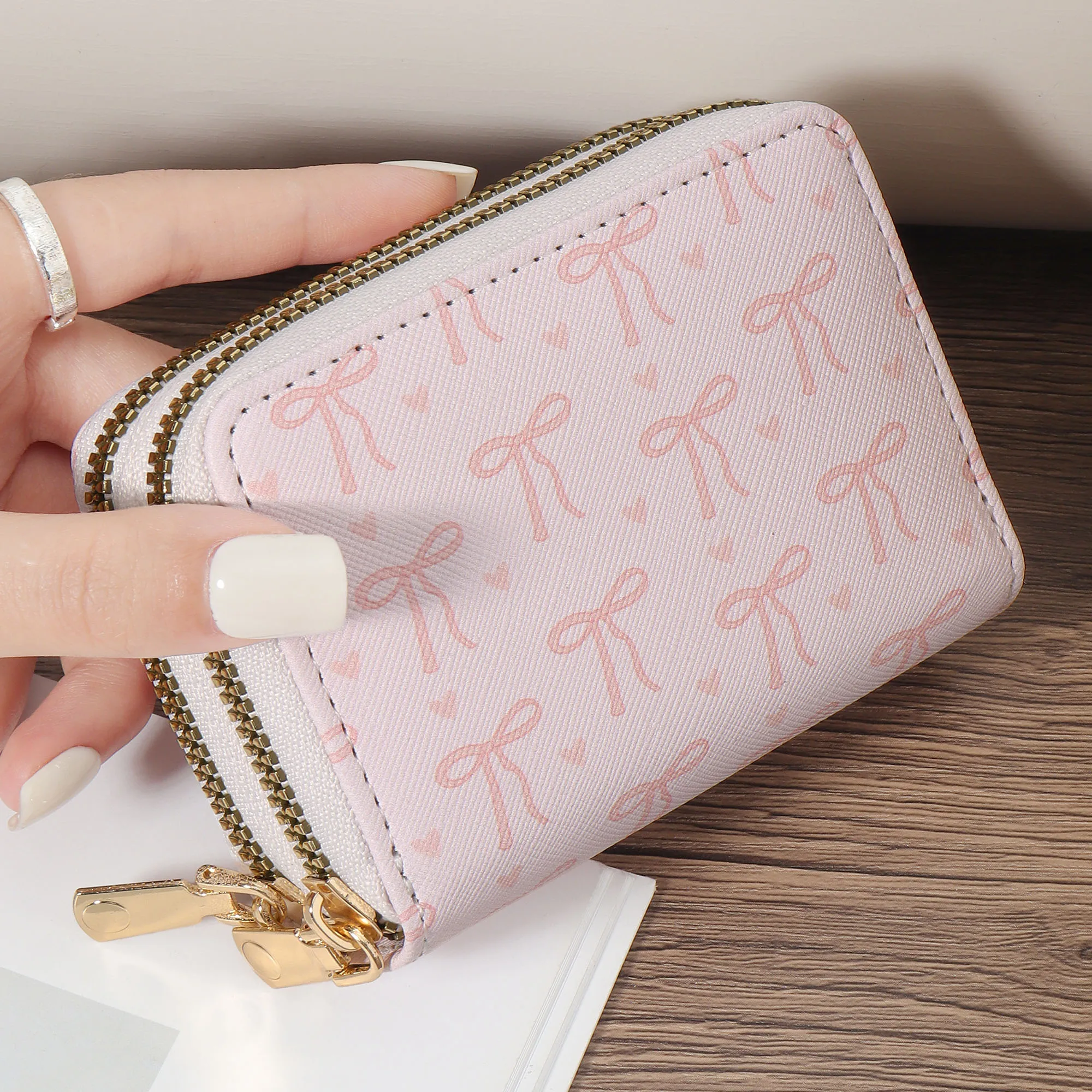 Women's multifunctional short high-quality credit card storage bag, simple and casual multifunctional card holder, decorative mu