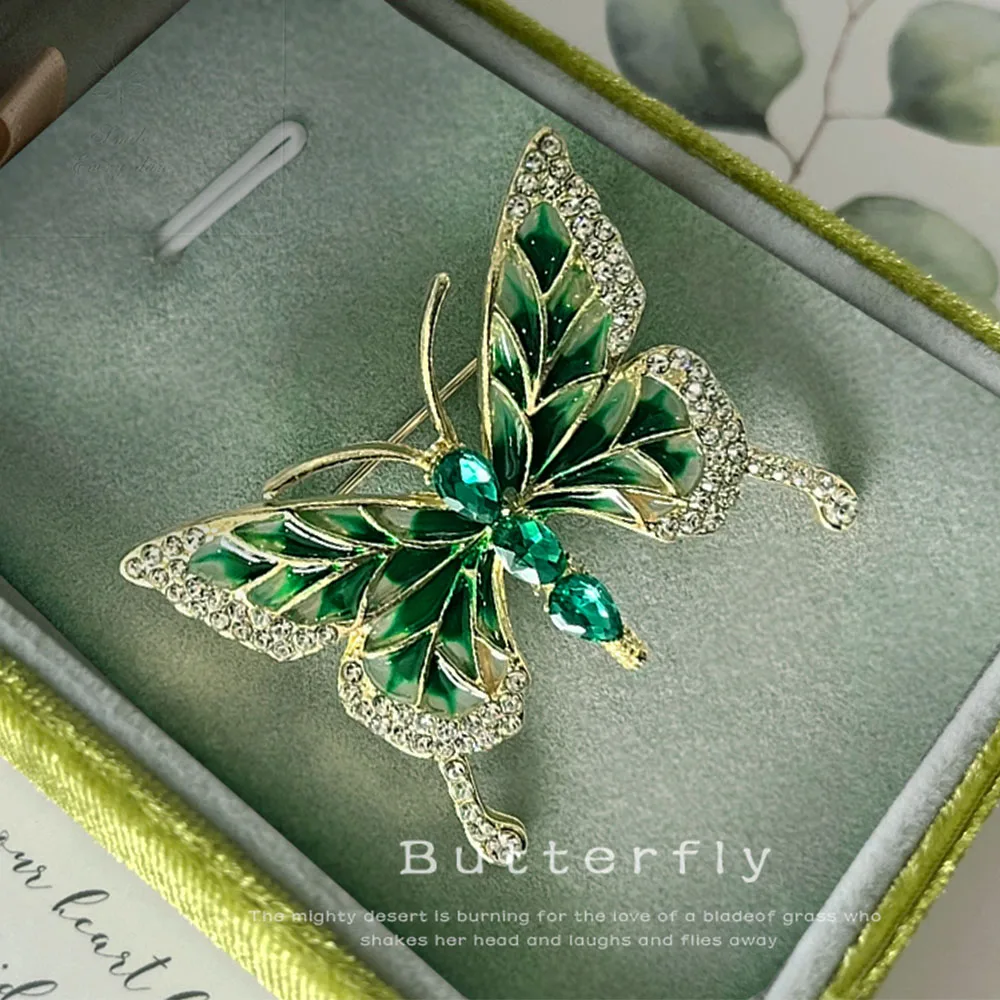 Exquisite Green Crystal Butterfly Brooch Fashion Metal Lapel Pins for Women Girl Suit Sweater Badges Jewelry Accessories Gift