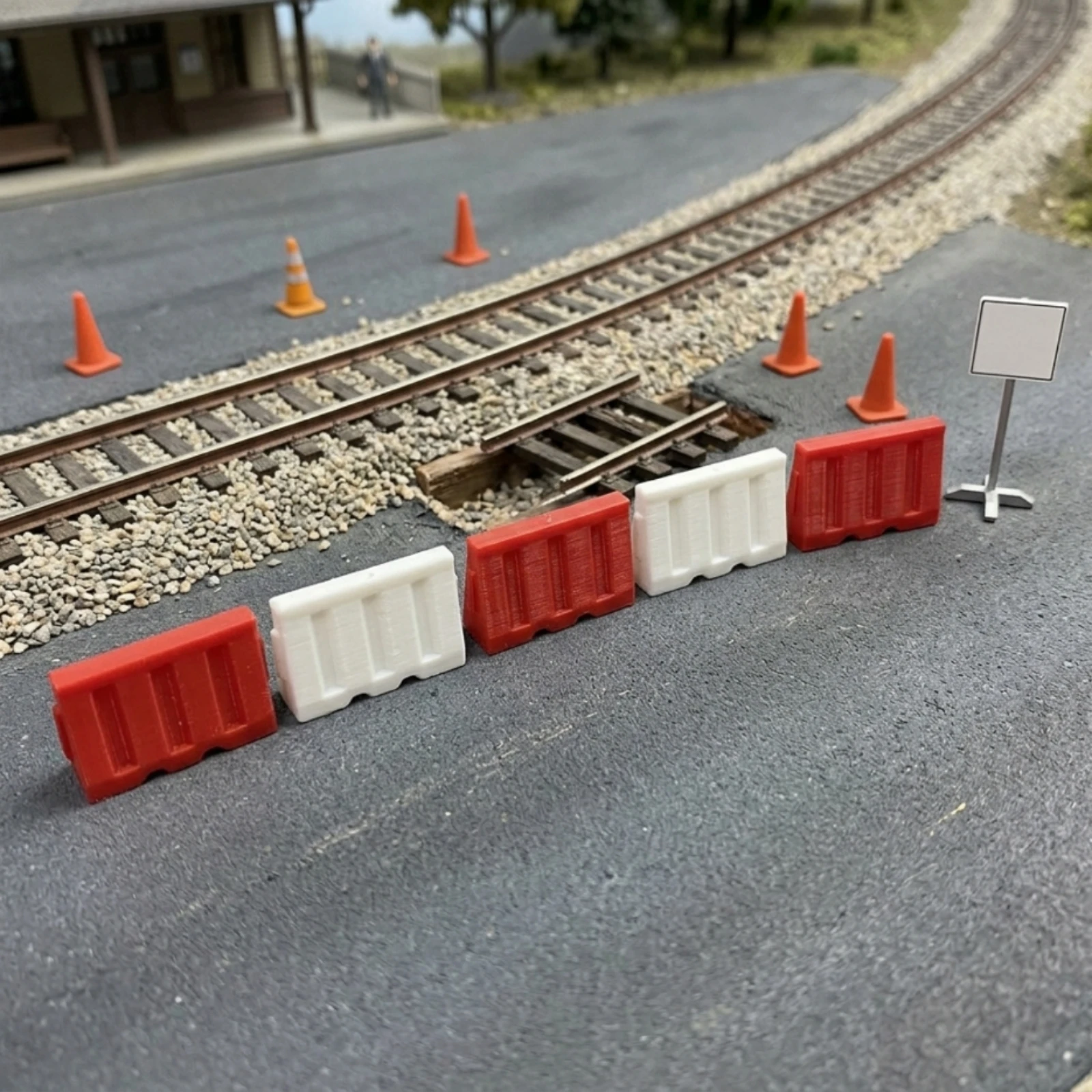 5-pieces-model-railroad-barriers-red-and-white-model-road-barrier-ho-scale-barrier-plastic-for-modelers-dioramas