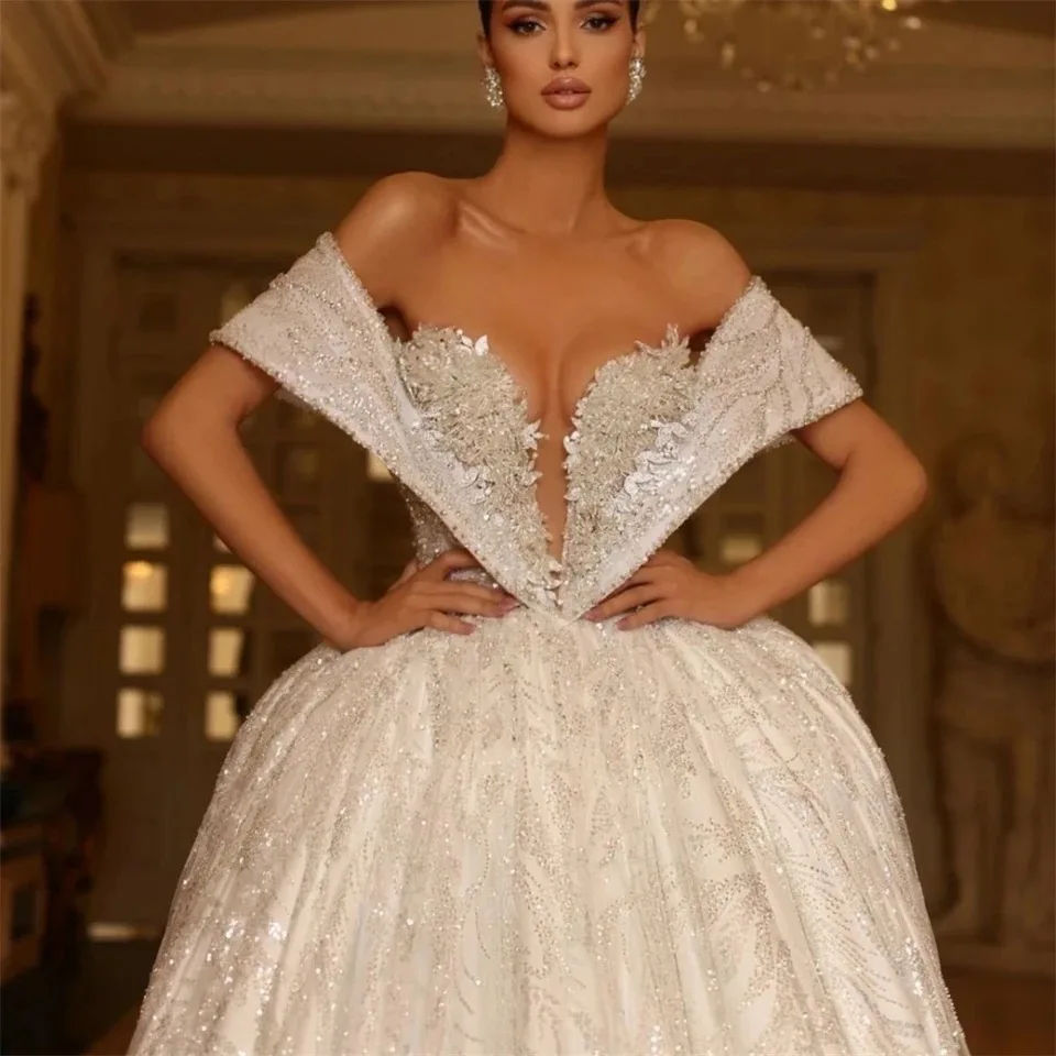 Embroidered Off The Shoulder Appliques Sleeveless Court Ball Gown Wedding Dresses Beads V Neck Bridal Gown Robe De Mariee Custom