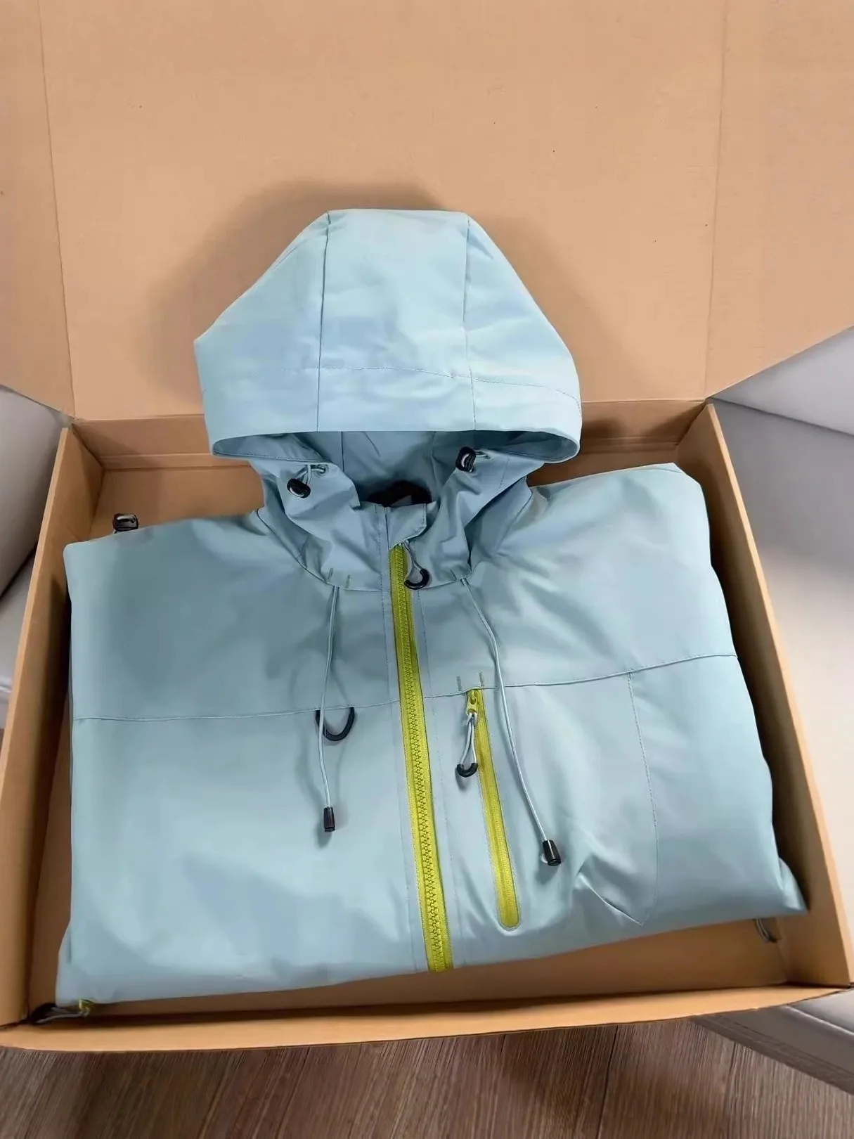 

Men's Outdoor Climbing Jaet Windproof Waterproof Hooded Dopane Sle Polyester Fiber Long Sve Dstring Hem Zipper C...