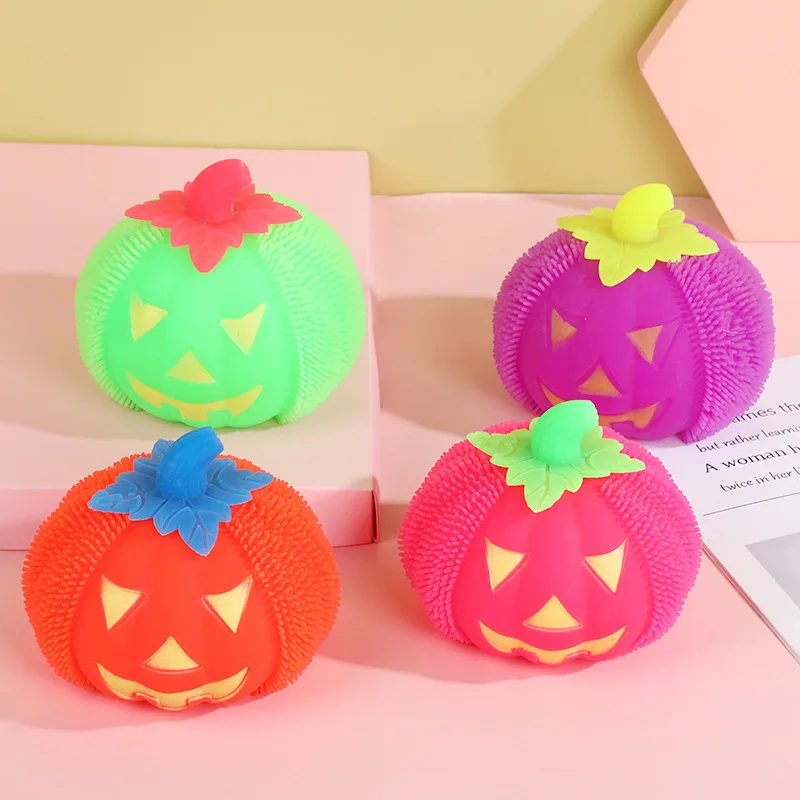 Halloweenowa Śmieszna Świecąca Dynia do Ściskania, Kulka z Futra, Zabawka Sensoryczna Antystresowa dla Dzieci