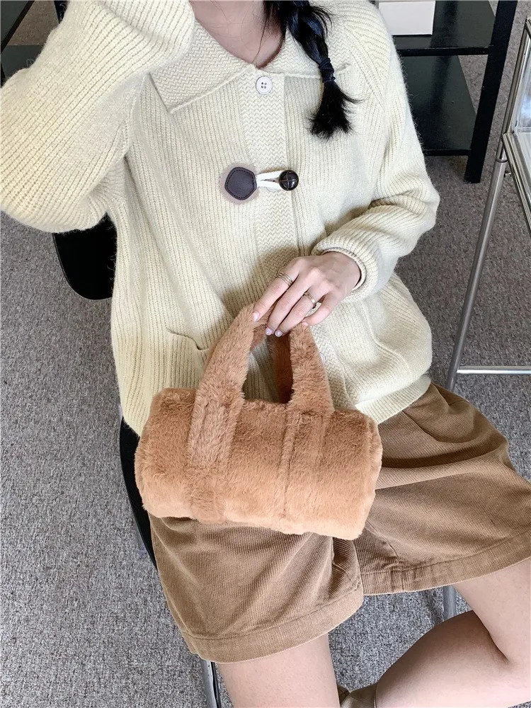 2024 Autumn/Winter Handheld Plush Bag Shoulder Bag For Women Y2K Korean Luxury Fashion Fury Cute Fury Bag Female Simple Handbags