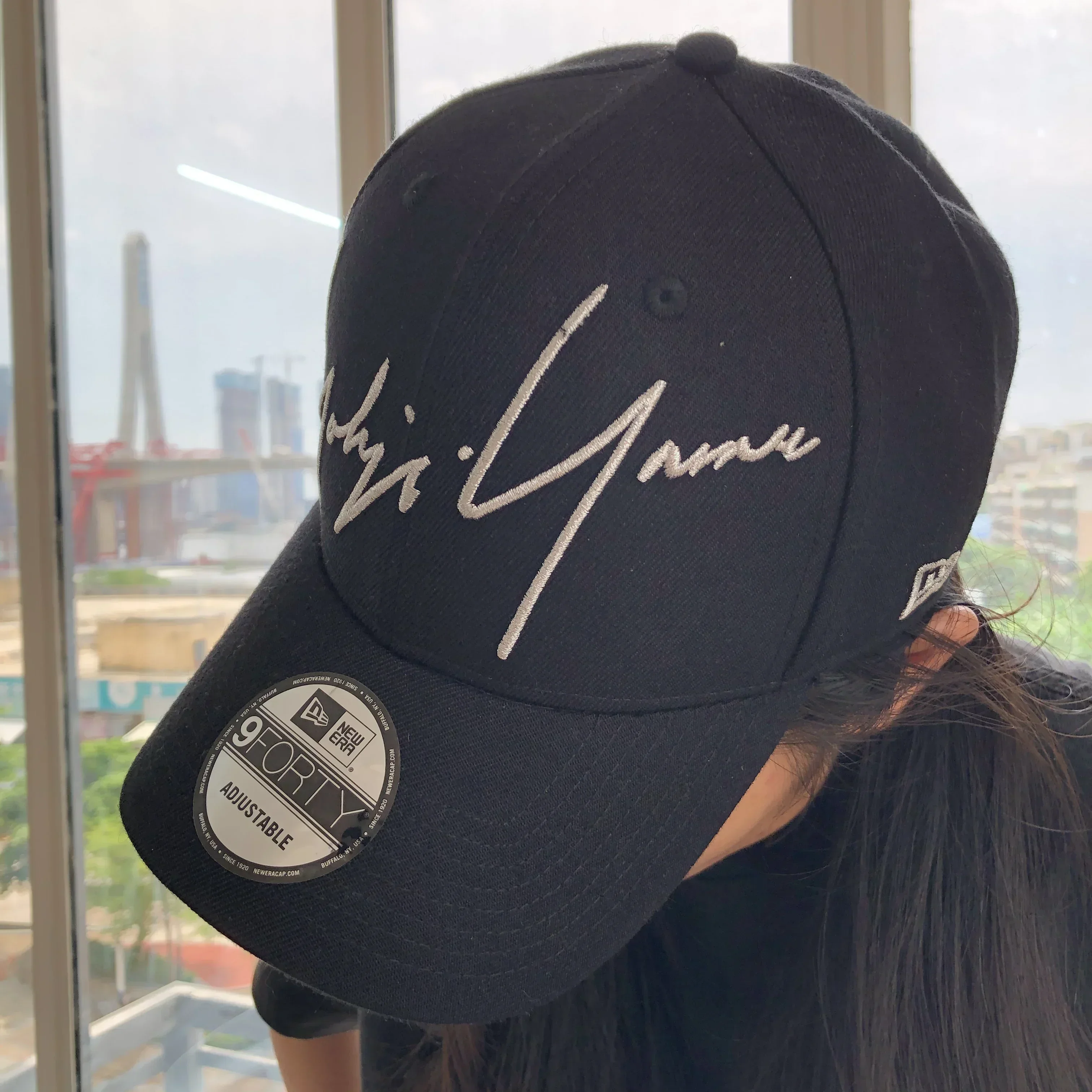 

2024 New YS Silver Thread Signature Lightning Embroidery Men's and Women's Baseball Cap Leisure Duck Tongue Hat Hip Hop Street