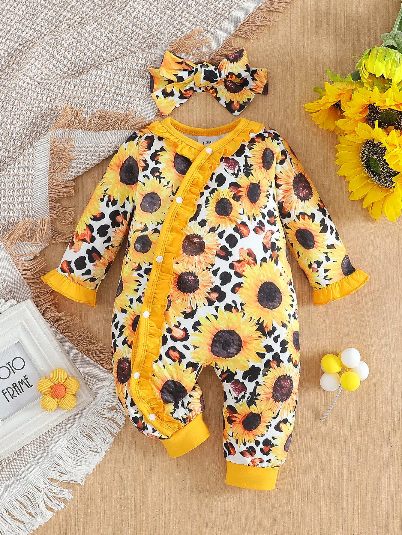 Baby girl newborn cute sunflower pattern long sleeved ruffled cuffs with buckle lace pleats jumpsuit and headband