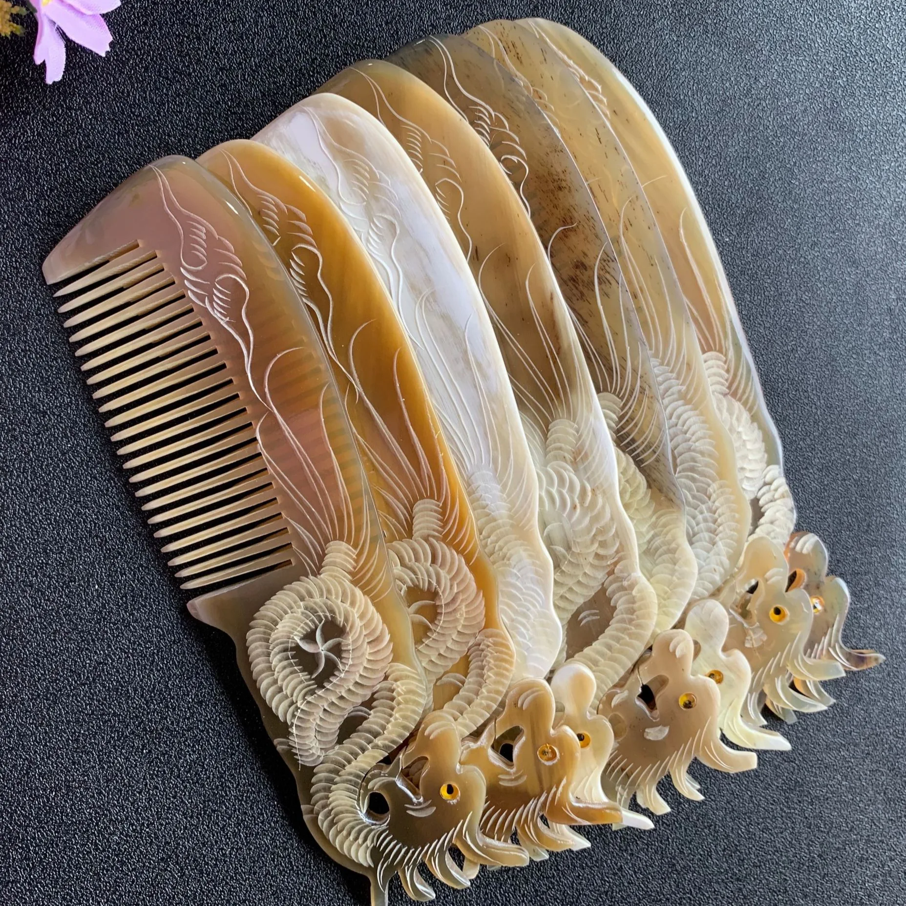 

Handmade Natural Ox Horn Comb Anti Static Buffalo Combs Dragon Phoenix Carving Professional Detangling Massage Fine Tooth Comb