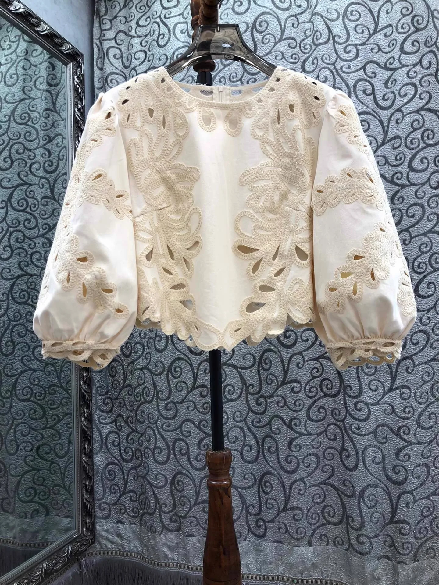 

Crop Tops 2025 Autumn Fashion Clothing Lady Hollow Out Embroidery Flowers 3/4 Sleeve High Quality Cotton Sexy Tops Blouse