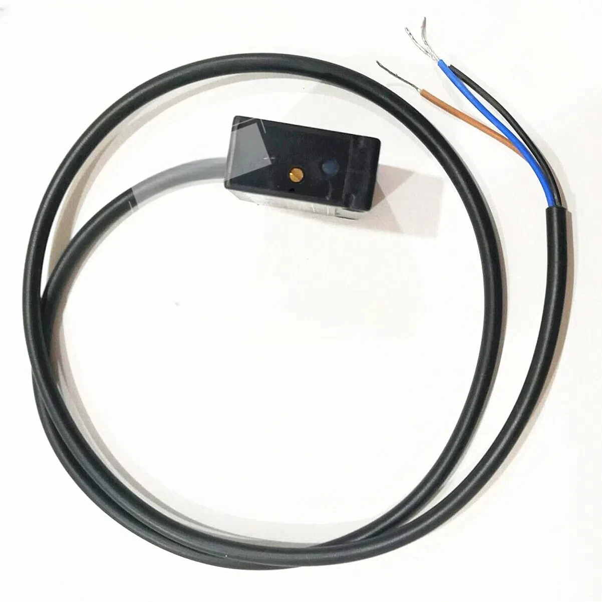 FS80NK مربع الأشعة تحت الحمراء الكهروضوئية التبديل يكتشف 80 سنتيمتر انعكاس منتشر تجنب العوائق الاستشعار 5VDC سائق