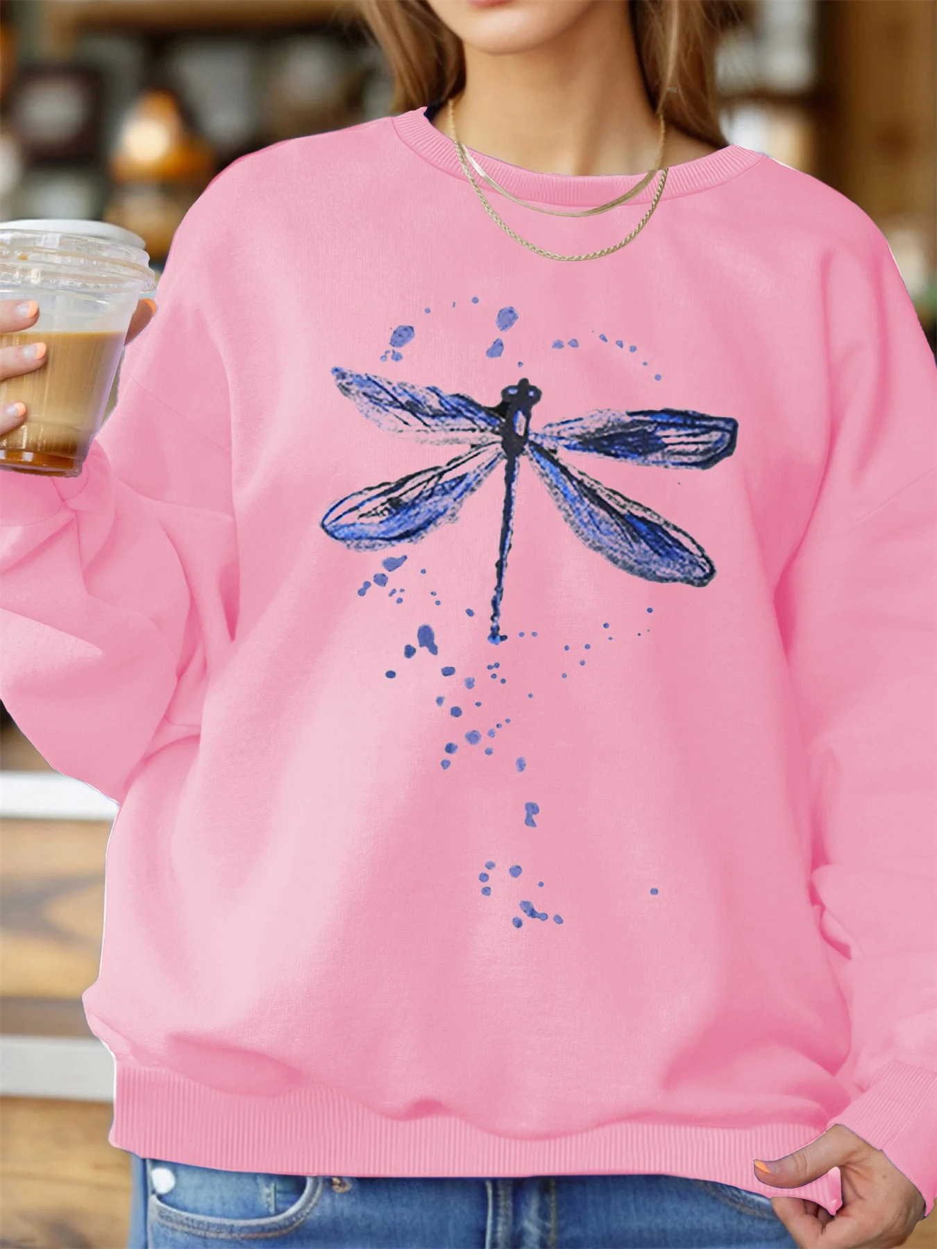 بلوفر نسائي للخريف والشتاء كاجوال فضفاض ومريح بنمط اليعسوب الدافئ مطبوع برقبة دائرية وأكمام طويلة