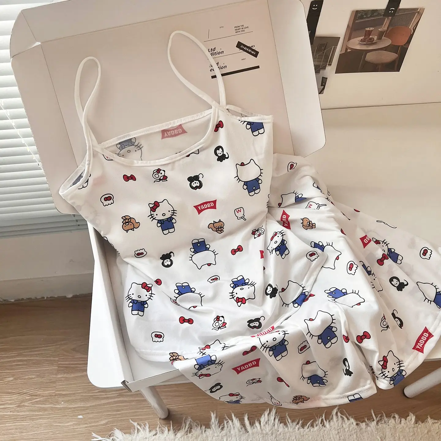 

Аниме-пижамный комплект Sanrio Hello Kitty: летние шорты на бретелях с принтом KT, удобная мягкая домашняя одежда, подарок для девочки