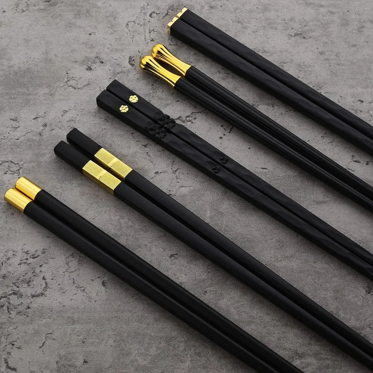 Variant: 5 Pairs Black Gold