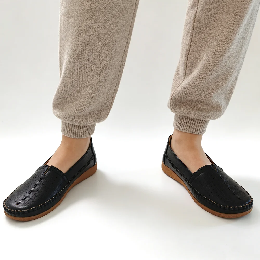 2026 Spring Summer Shoes Women Loafers Lightweight Black Slip on Casual Shoes Flat Soft Comfortable Plus Size 42 D965