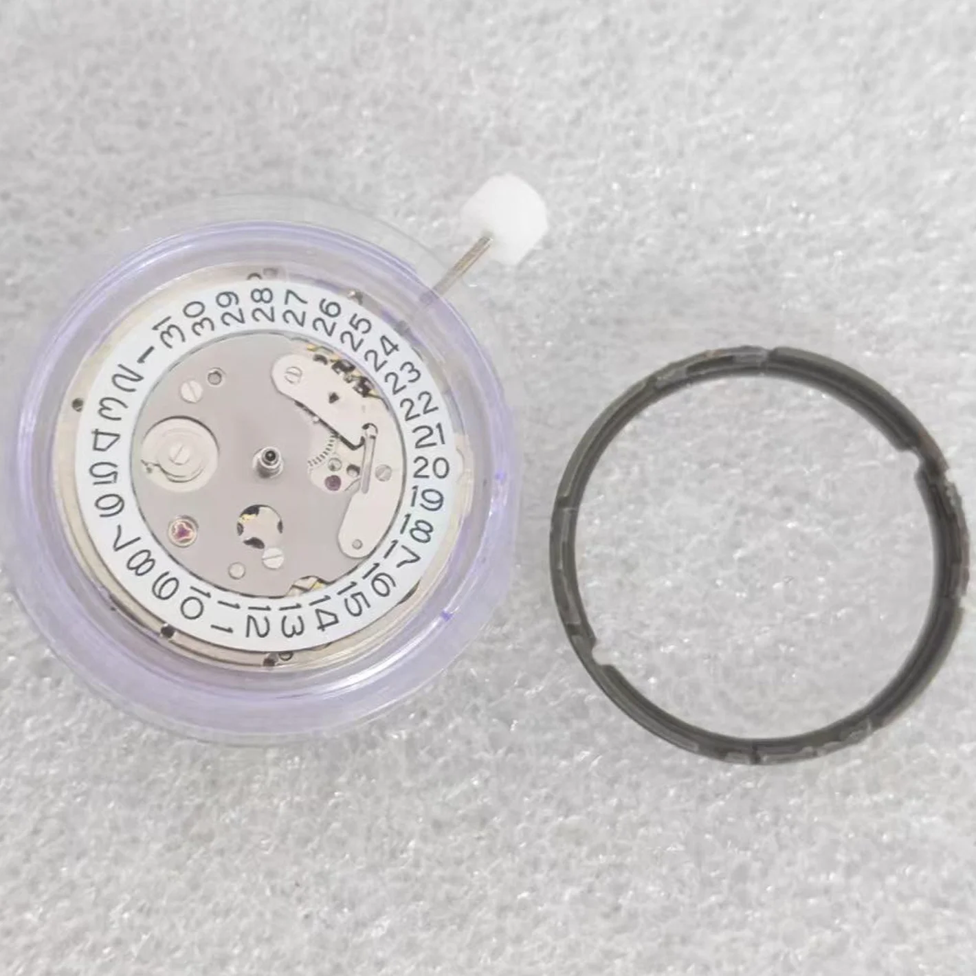China Made New NH35 Automatic Mechanical Movement Watch Accessories Calendar Plate for Watch Modification Replacement