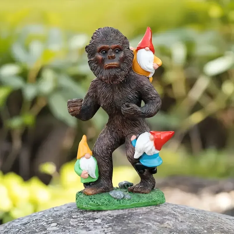 Bigfoot & Gnome Resin Statue Modern Hand-painted Playful Interaction Artistic Design Garden Decorative Outdoor Figurines
