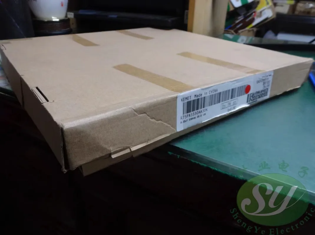 10PCS  AV R75 0.33uf/630V 330nf u33 334 New film capacitor 22MM